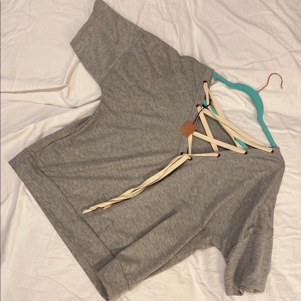 Gray shirt w/tie in front